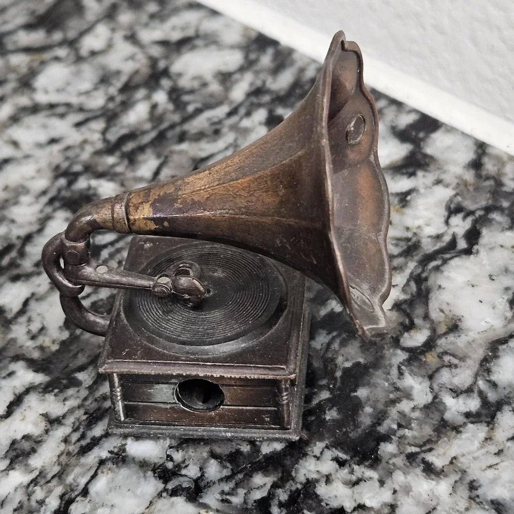 miniature die-cast‎ metal gramophone pencil sharpener